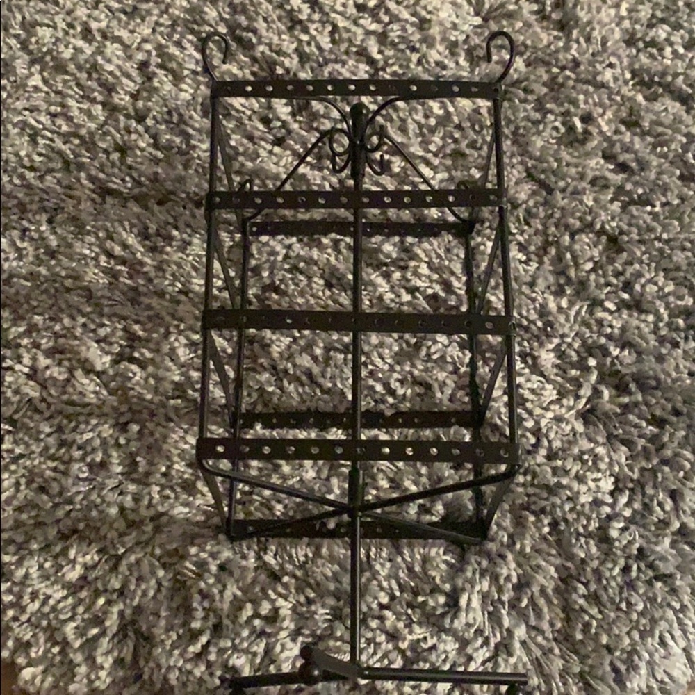Rotating Jewelry Rack